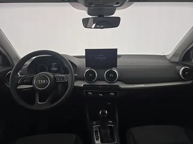 Audi Q2 view 11