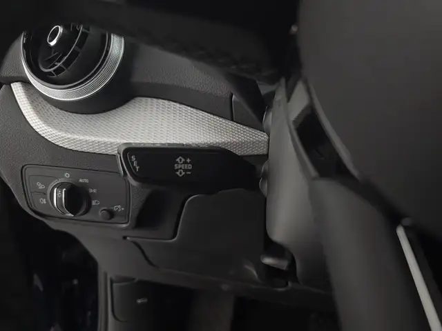 Audi Q2 view 15
