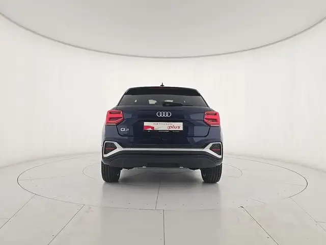 Audi Q2 view 4