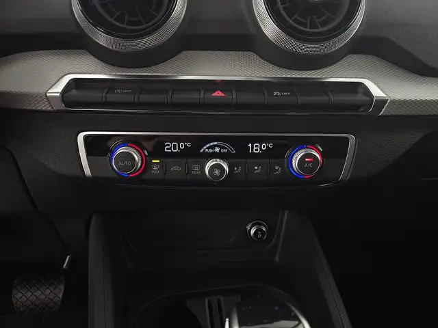 Audi Q2 view 13