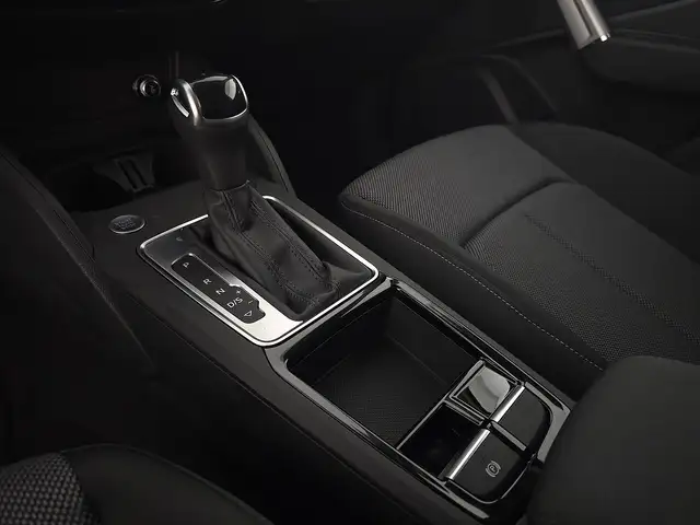 Audi Q2 view 12