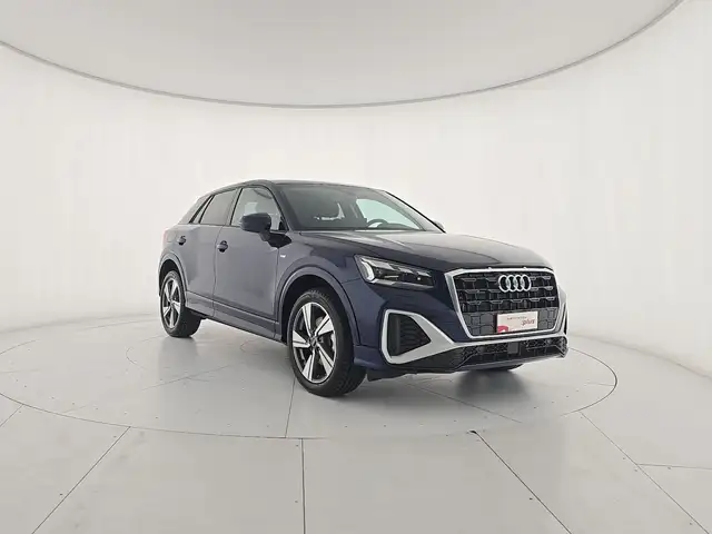 Audi Q2 view 6
