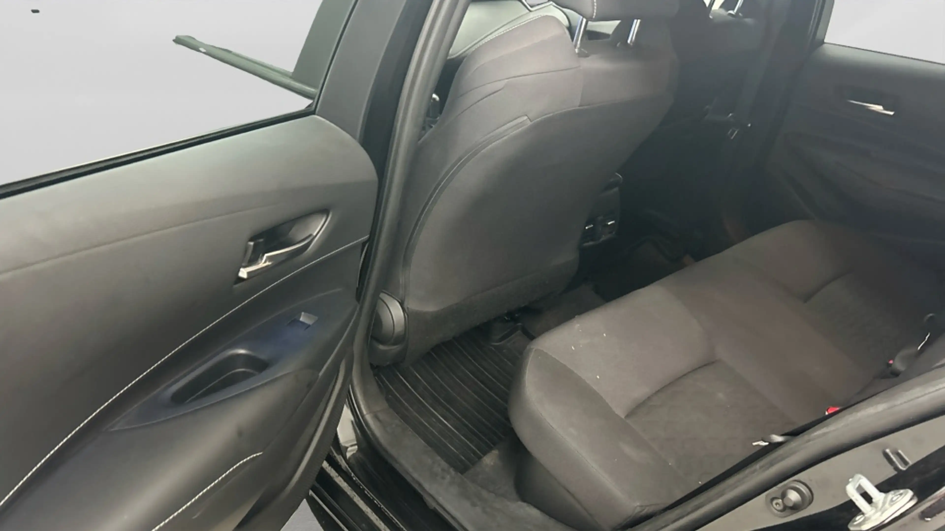 Toyota Corolla Touring Sports Hud Electris 1.8 Hybrid Dynamic — photo 10