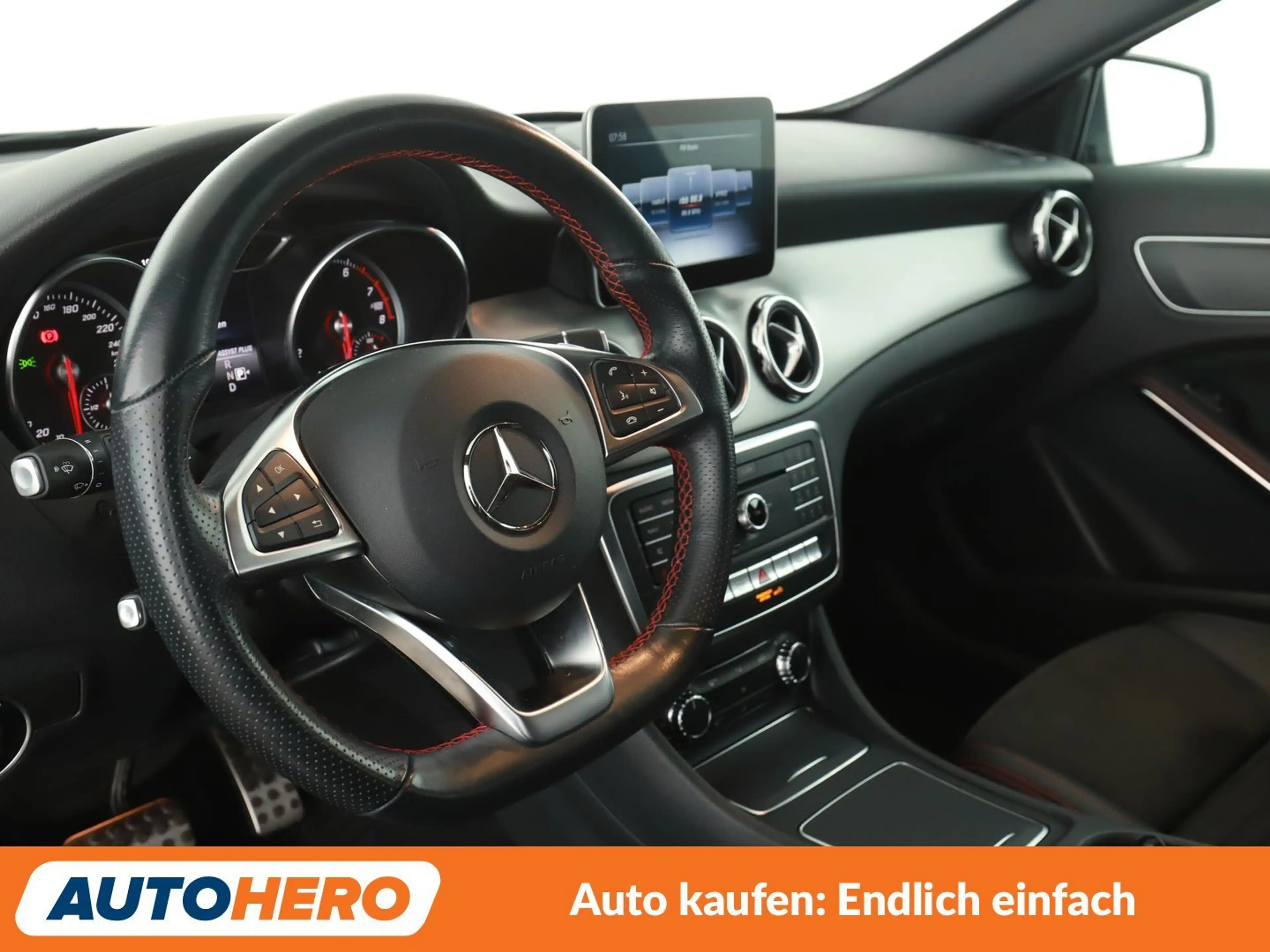 Mercedes-Benz GLA 200 GLA 200 AMG Line Aut.*NAVI*LED*PDC*SHZ* — photo 11