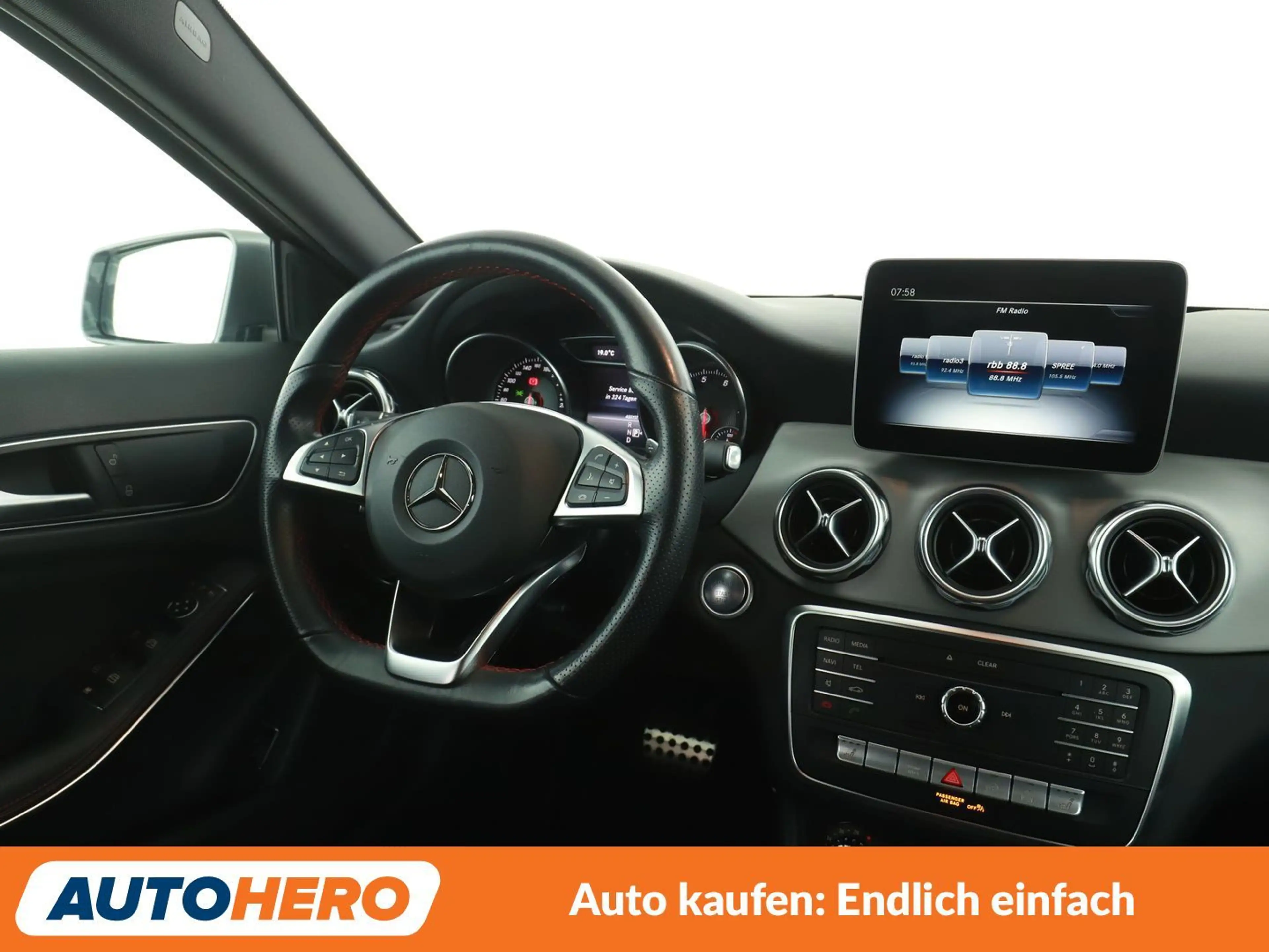 Mercedes-Benz GLA 200 GLA 200 AMG Line Aut.*NAVI*LED*PDC*SHZ* — photo 13