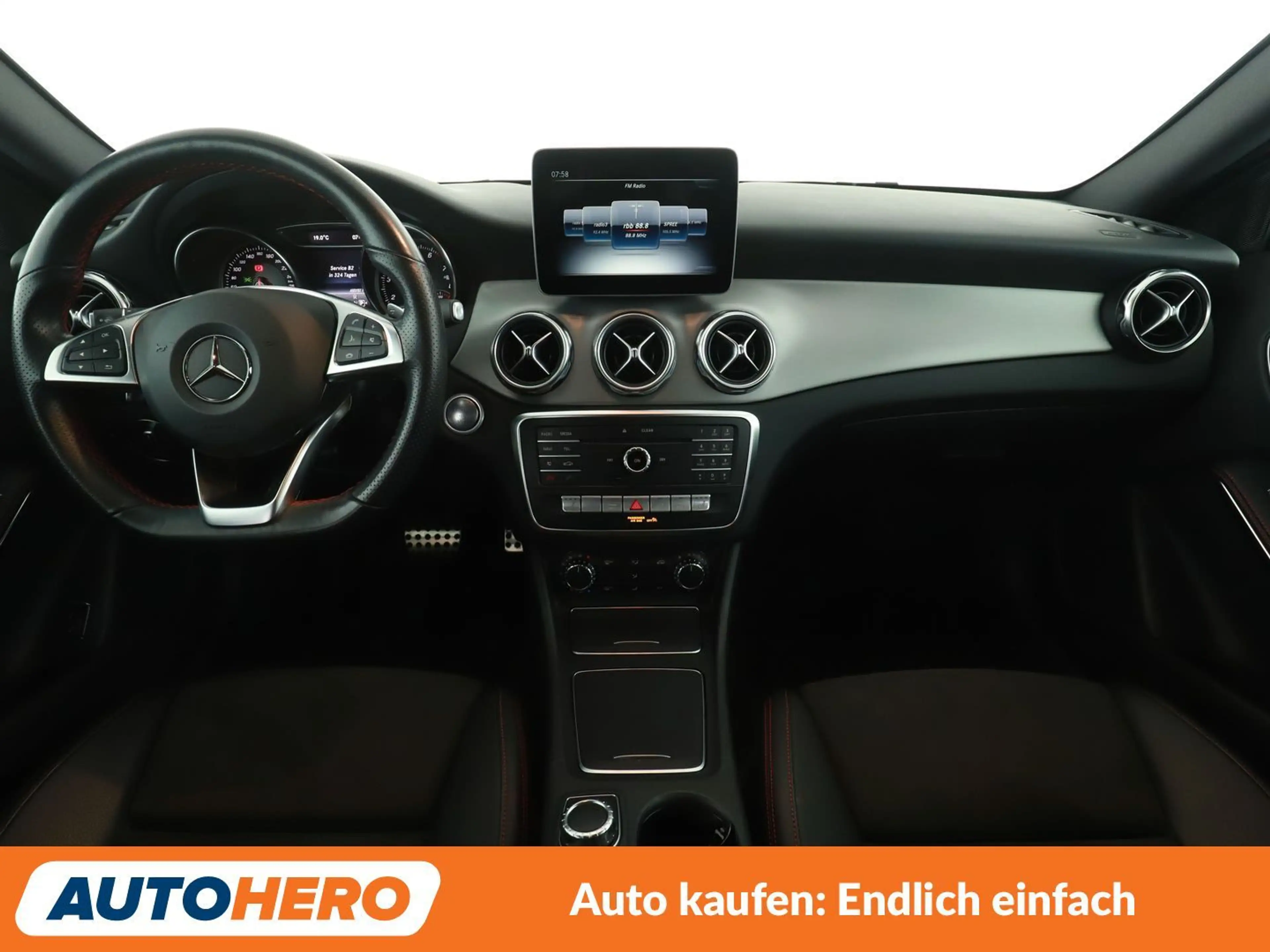 Mercedes-Benz GLA 200 GLA 200 AMG Line Aut.*NAVI*LED*PDC*SHZ* — photo 12