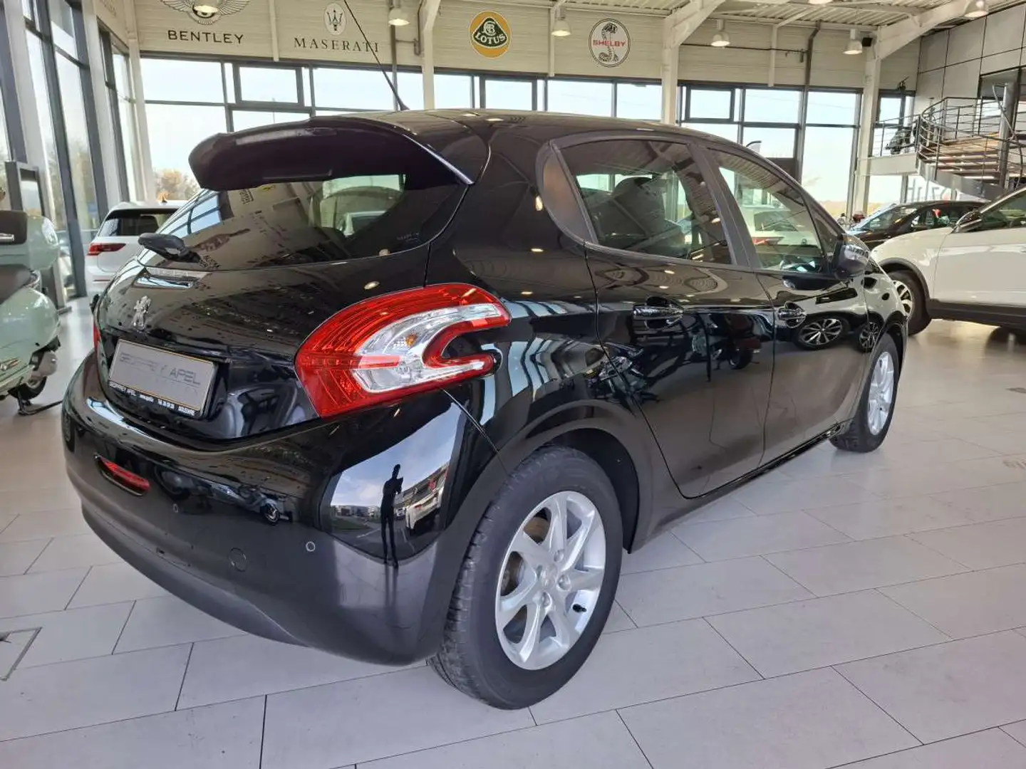 Peugeot 208 1.6 HDI 92 STYLE , 1 HAND, TEMPOMAT, BLUETOOTH,GAR Noir - 2