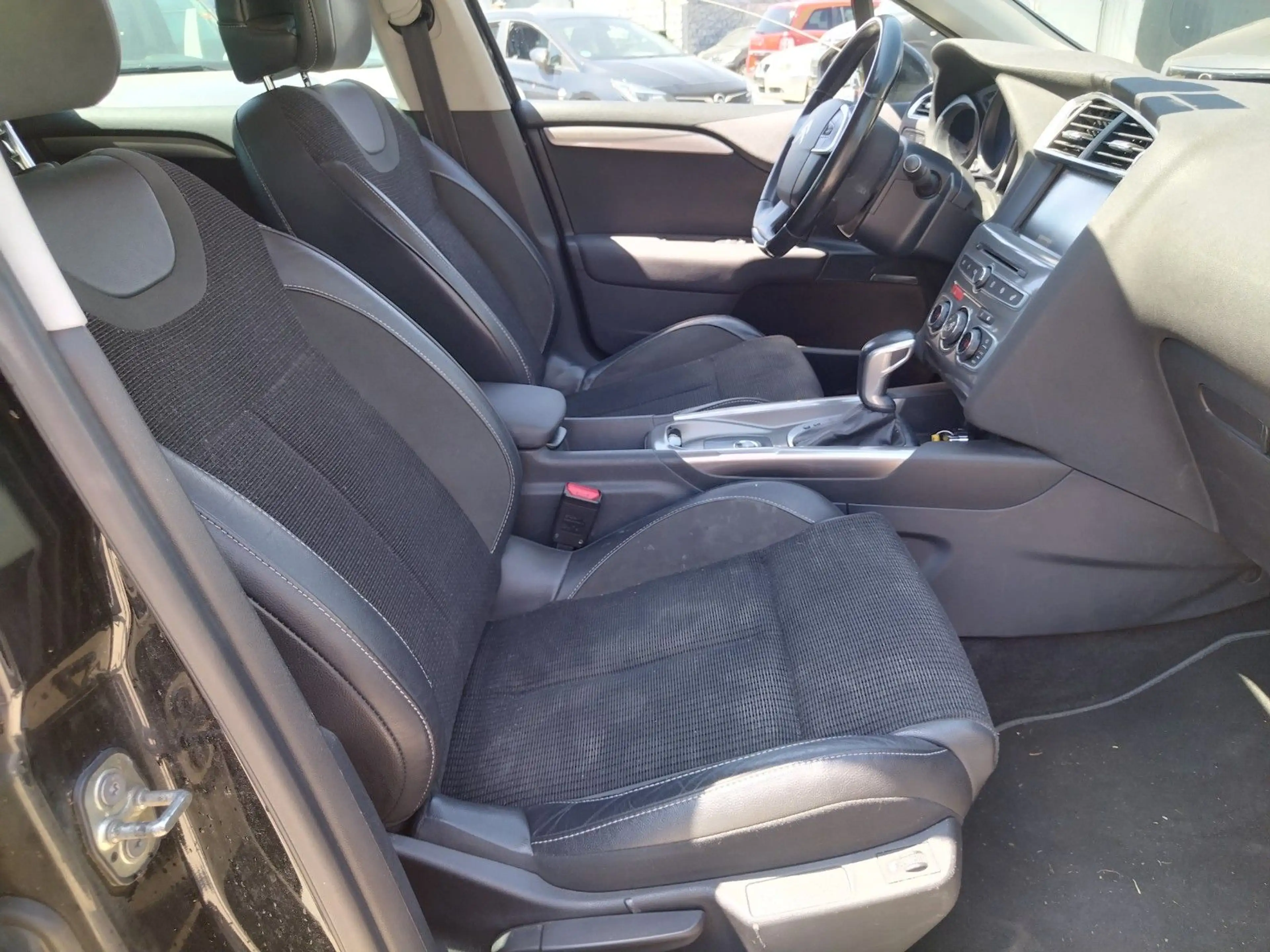 Citroen C4 Lim. Shine+AUTOMATIK+T.LEDER+NAVI+SHZ+XENON — photo 15