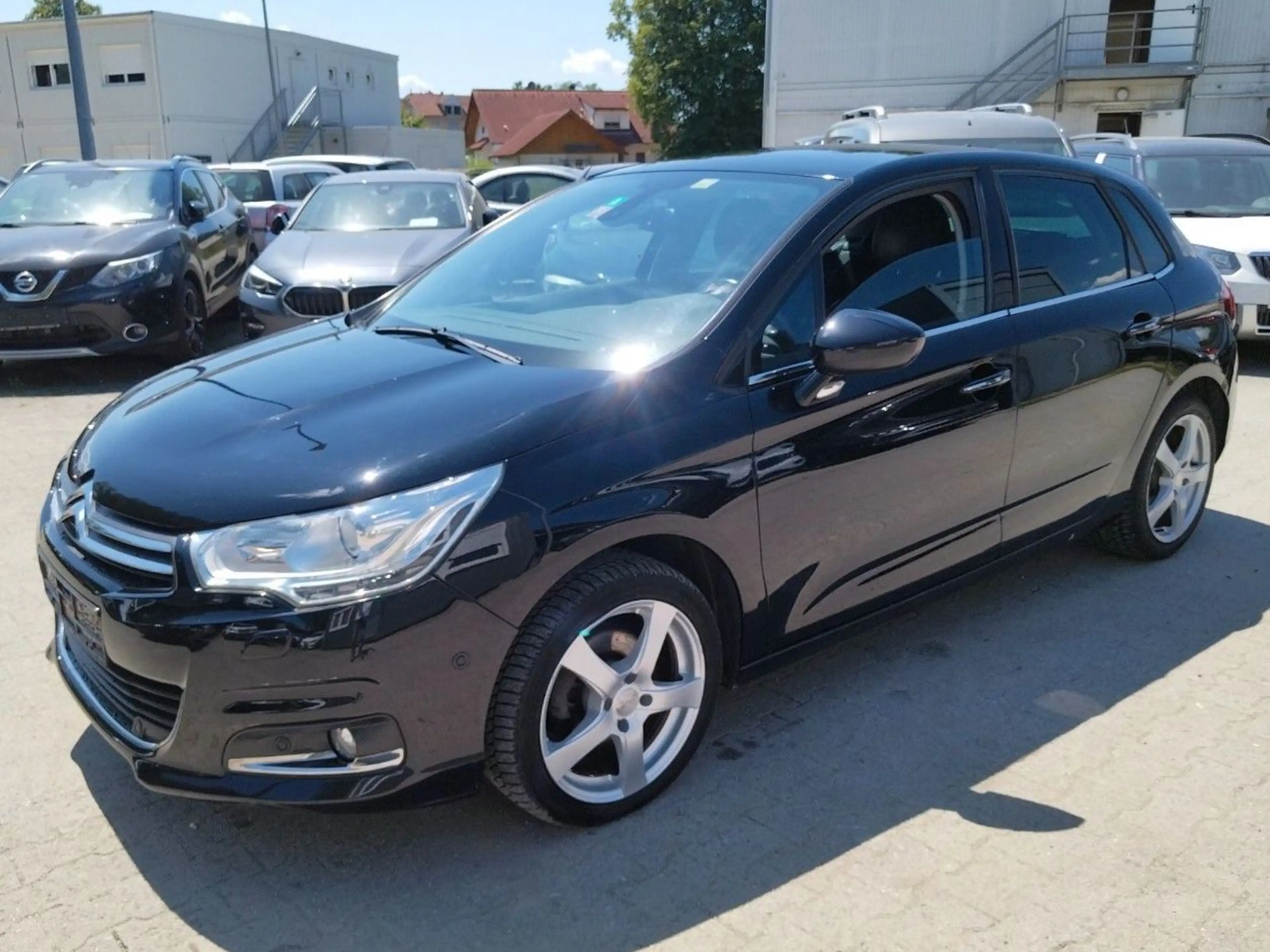 Citroen C4 Lim. Shine+AUTOMATIK+T.LEDER+NAVI+SHZ+XENON