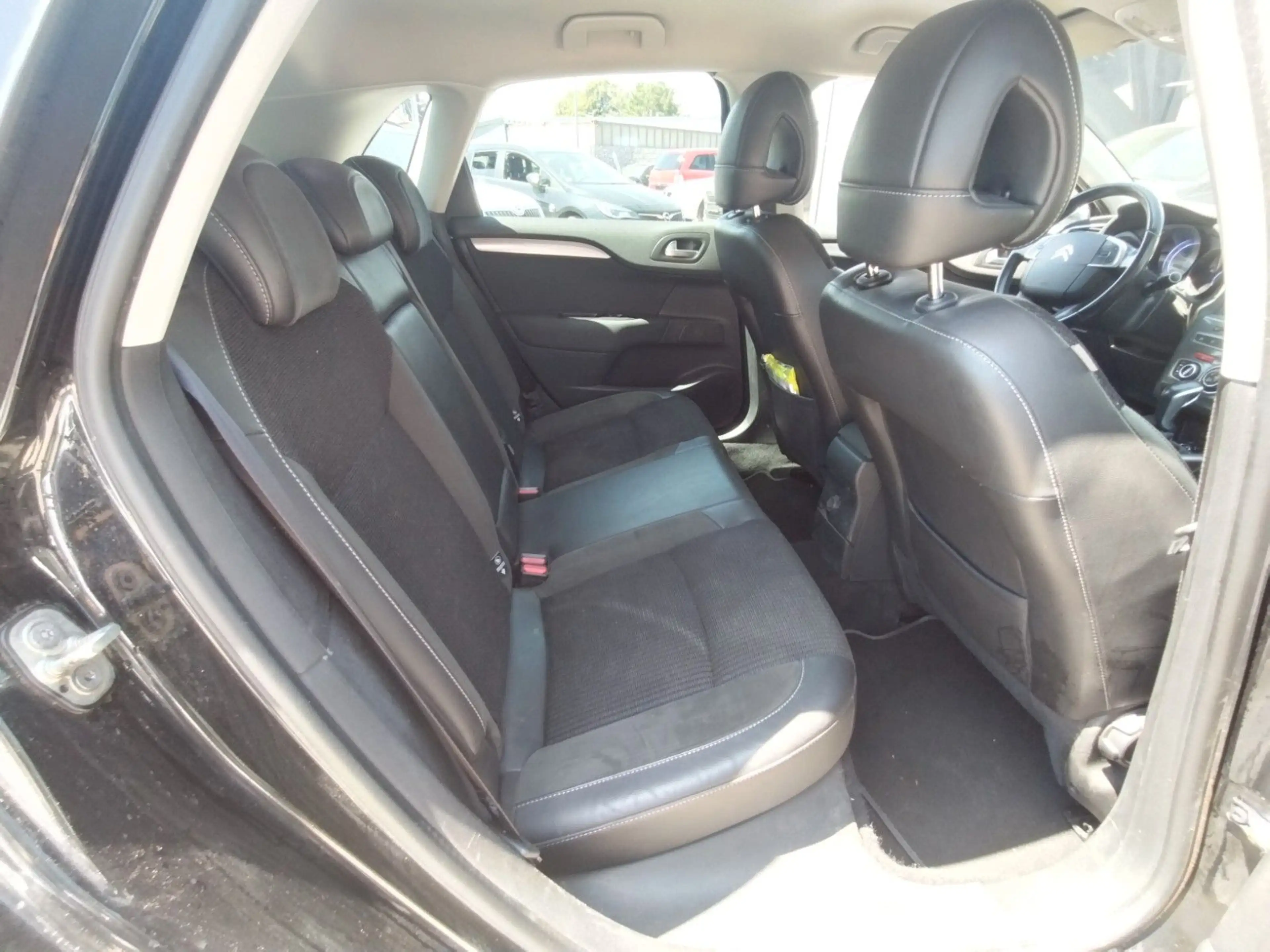 Citroen C4 Lim. Shine+AUTOMATIK+T.LEDER+NAVI+SHZ+XENON — photo 14