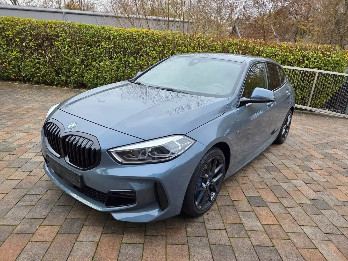 BMW 120 120d Msport auto Shadow line 2020 190cv camera 18" Gris - 1