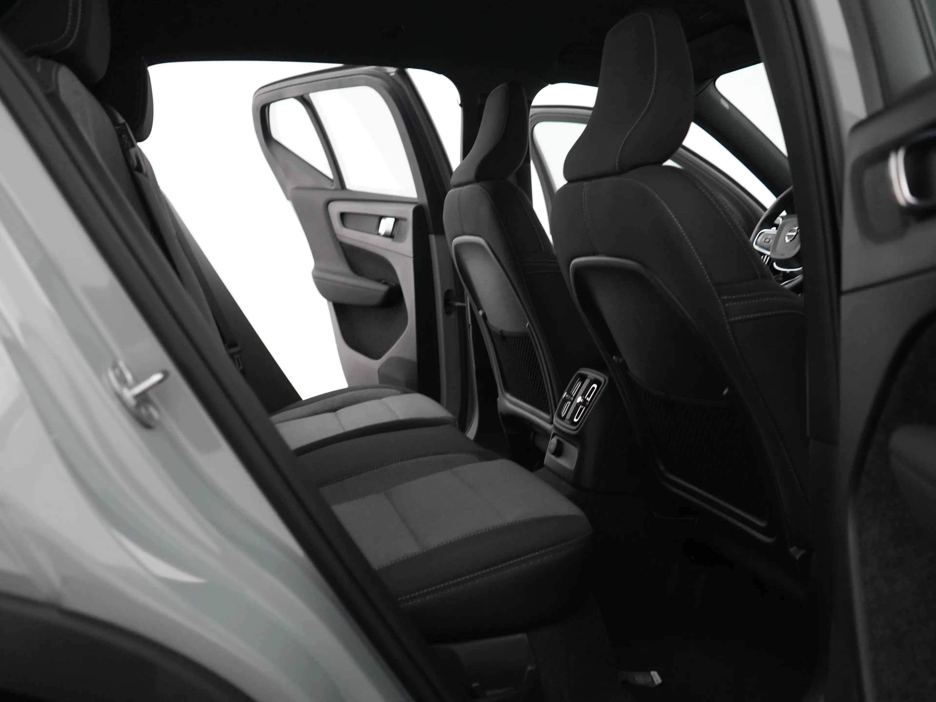 Volvo XC40 T4 Recharge Plus Dark | 360° Camera | Harman/Kardo — photo 12