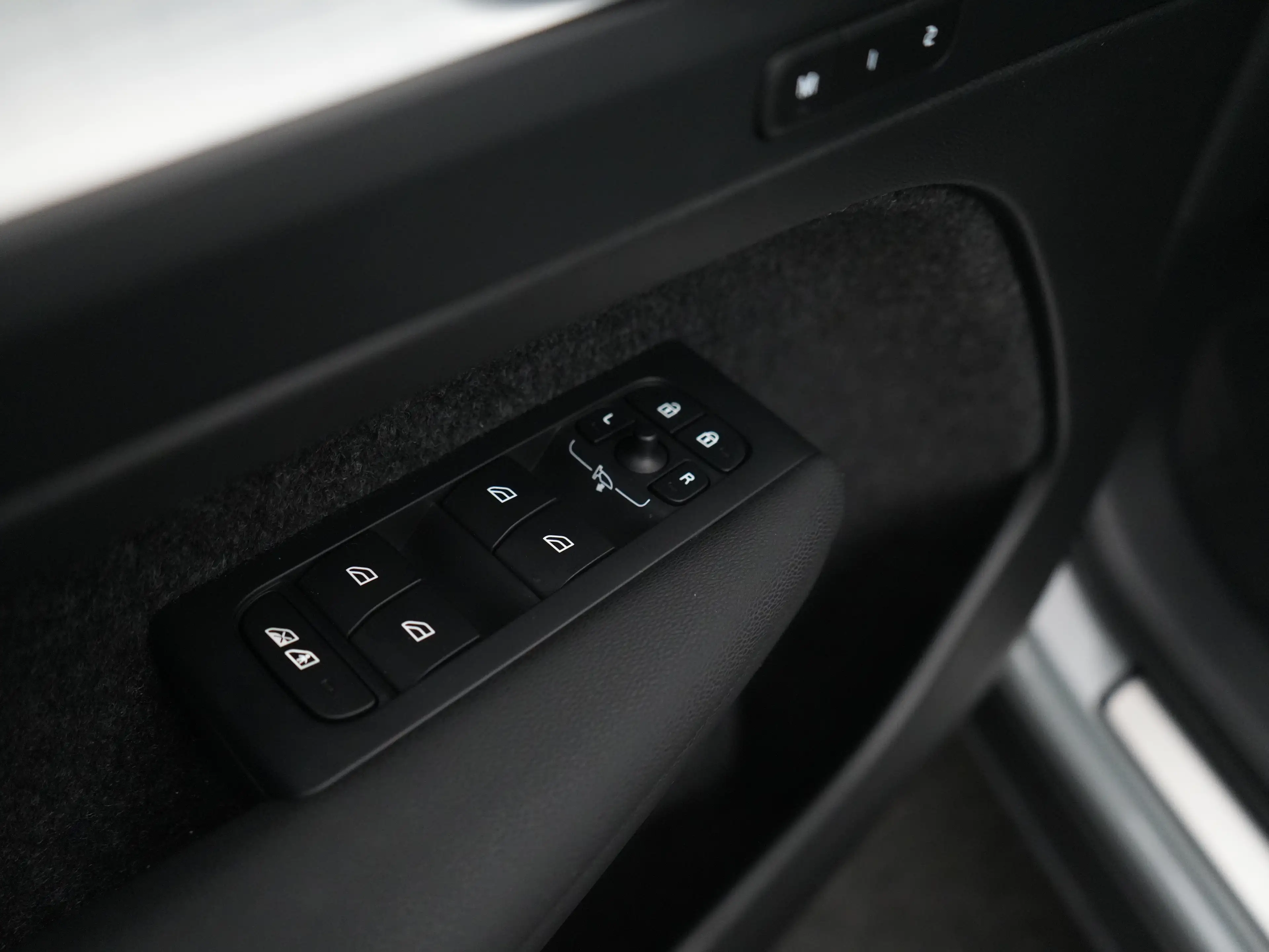 Volvo XC40 T4 Recharge Plus Dark | 360° Camera | Harman/Kardo — photo 50
