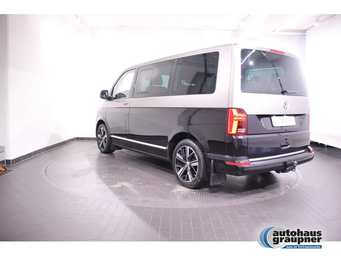 Volkswagen T6.1 Multivan 2.0 TDI 4MOTION Generation Six Срібний - 2