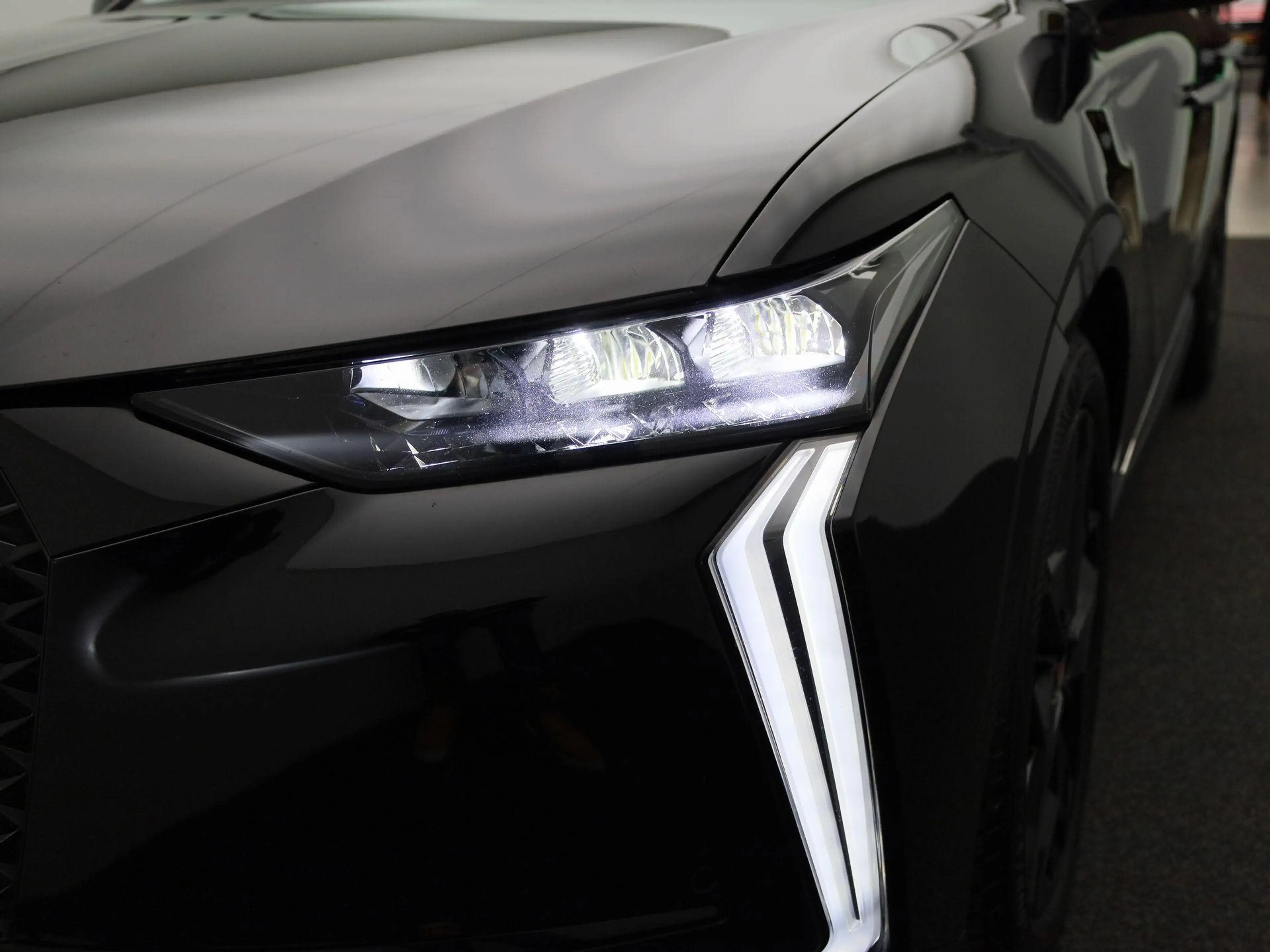 DS Automobiles DS 4 PureTech 130 Auto Performance Line Zetel -en stuur — photo 13