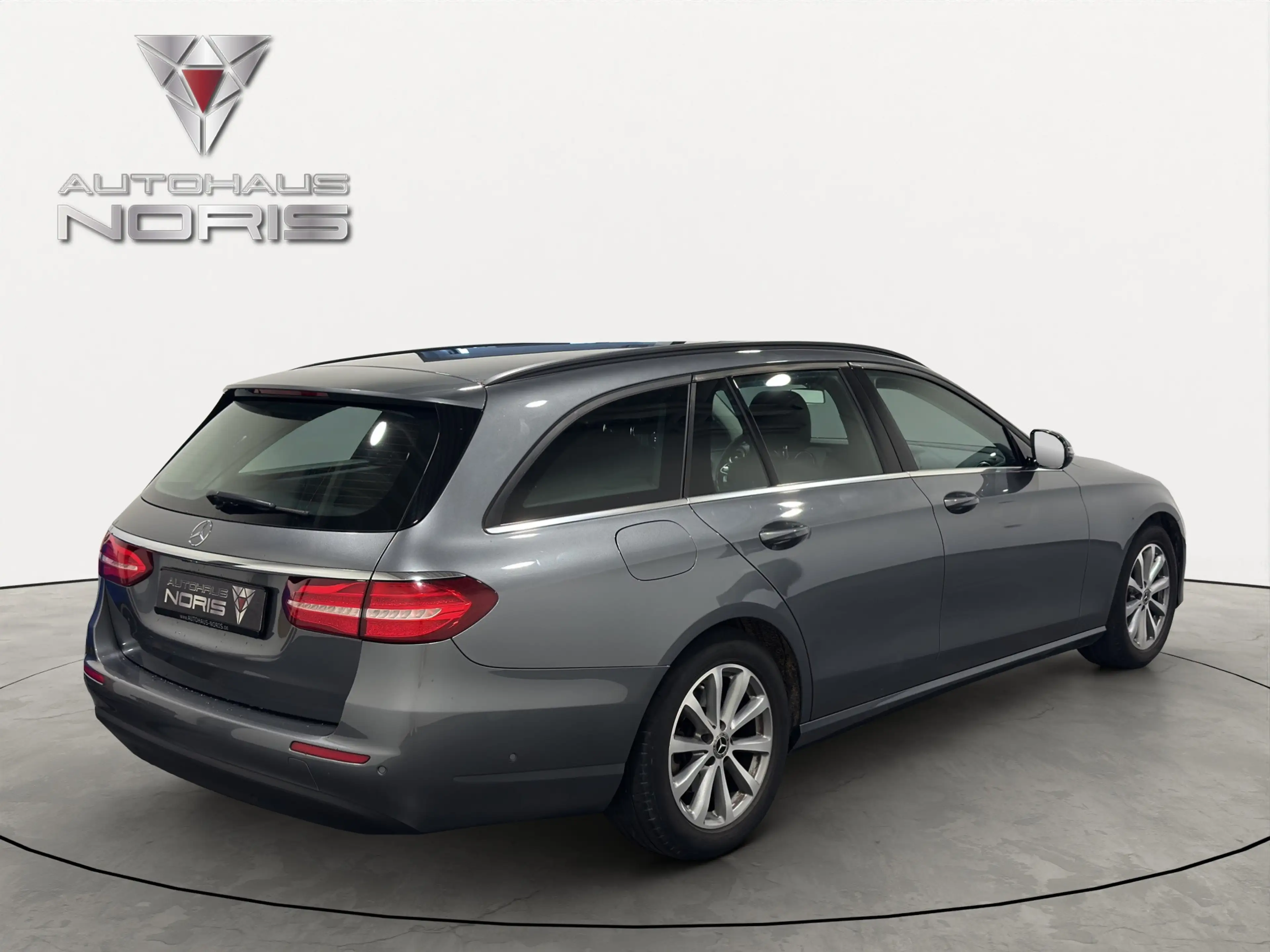 Mercedes-Benz E 220 d T-Model Avantgarde *COMMAND*NAVI*LED*KAMERA — photo 6