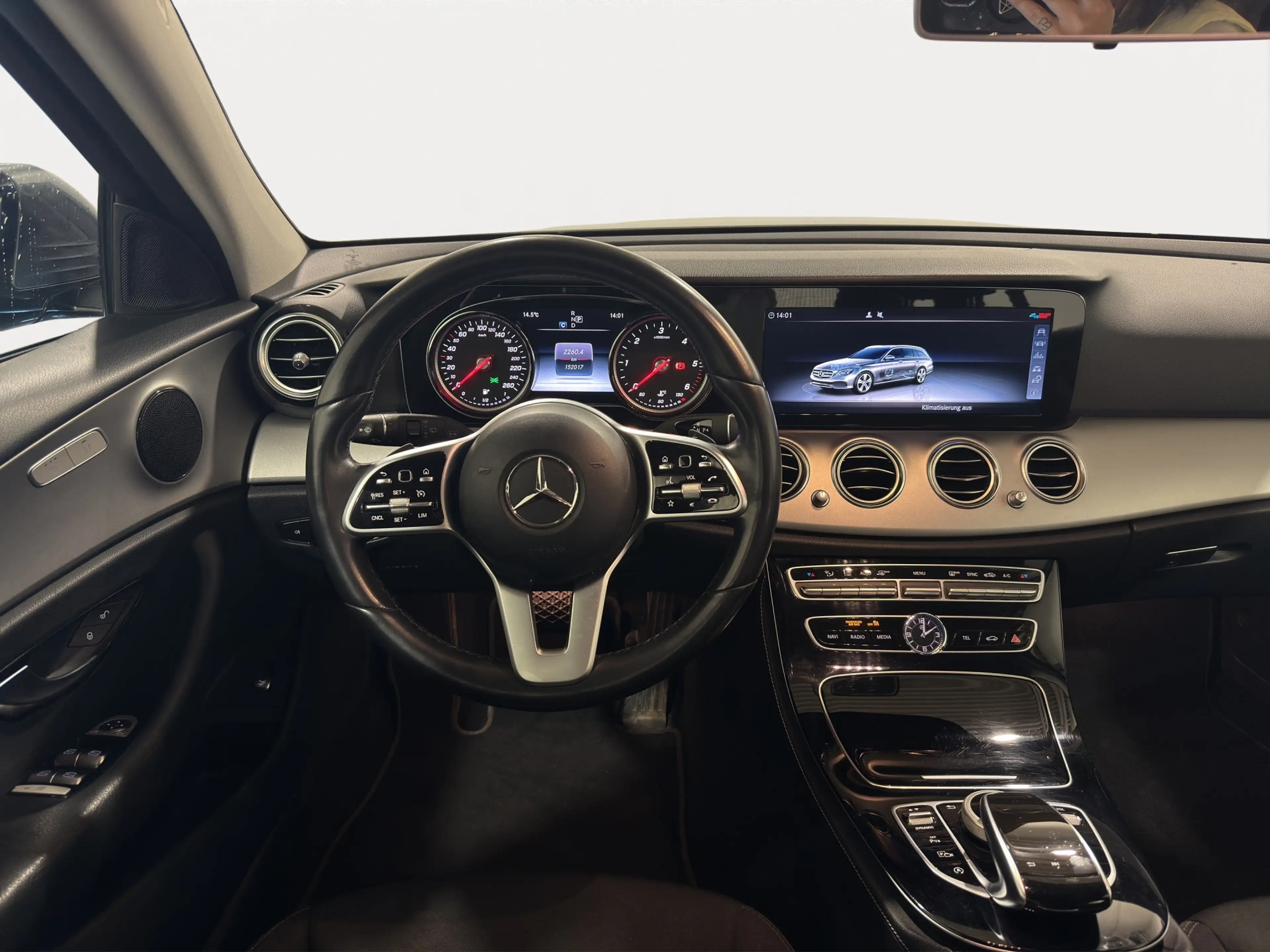 Mercedes-Benz E 220 d T-Model Avantgarde *COMMAND*NAVI*LED*KAMERA — photo 3