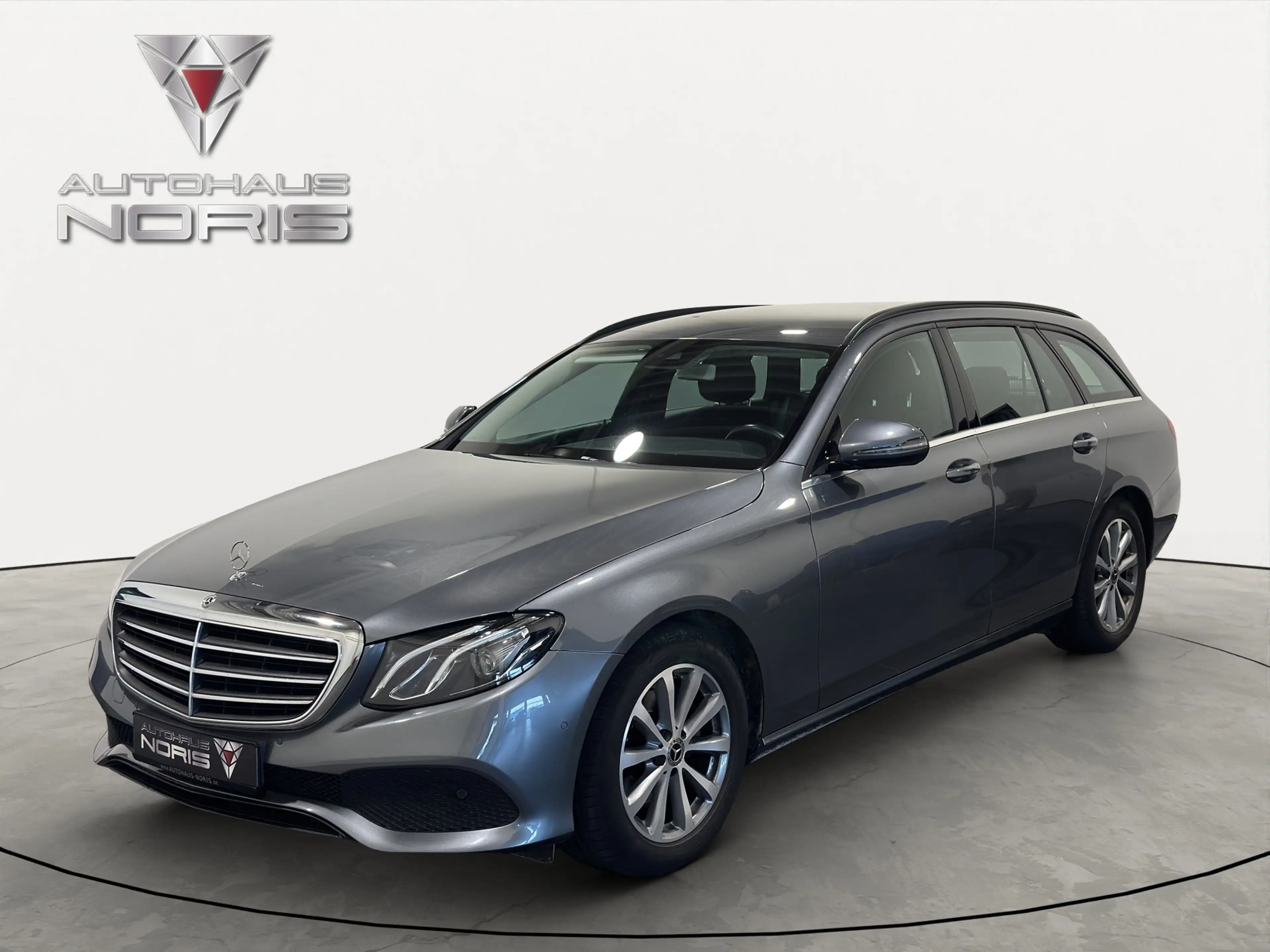 Mercedes-Benz E 220 d T-Model Avantgarde *COMMAND*NAVI*LED*KAMERA — photo 2