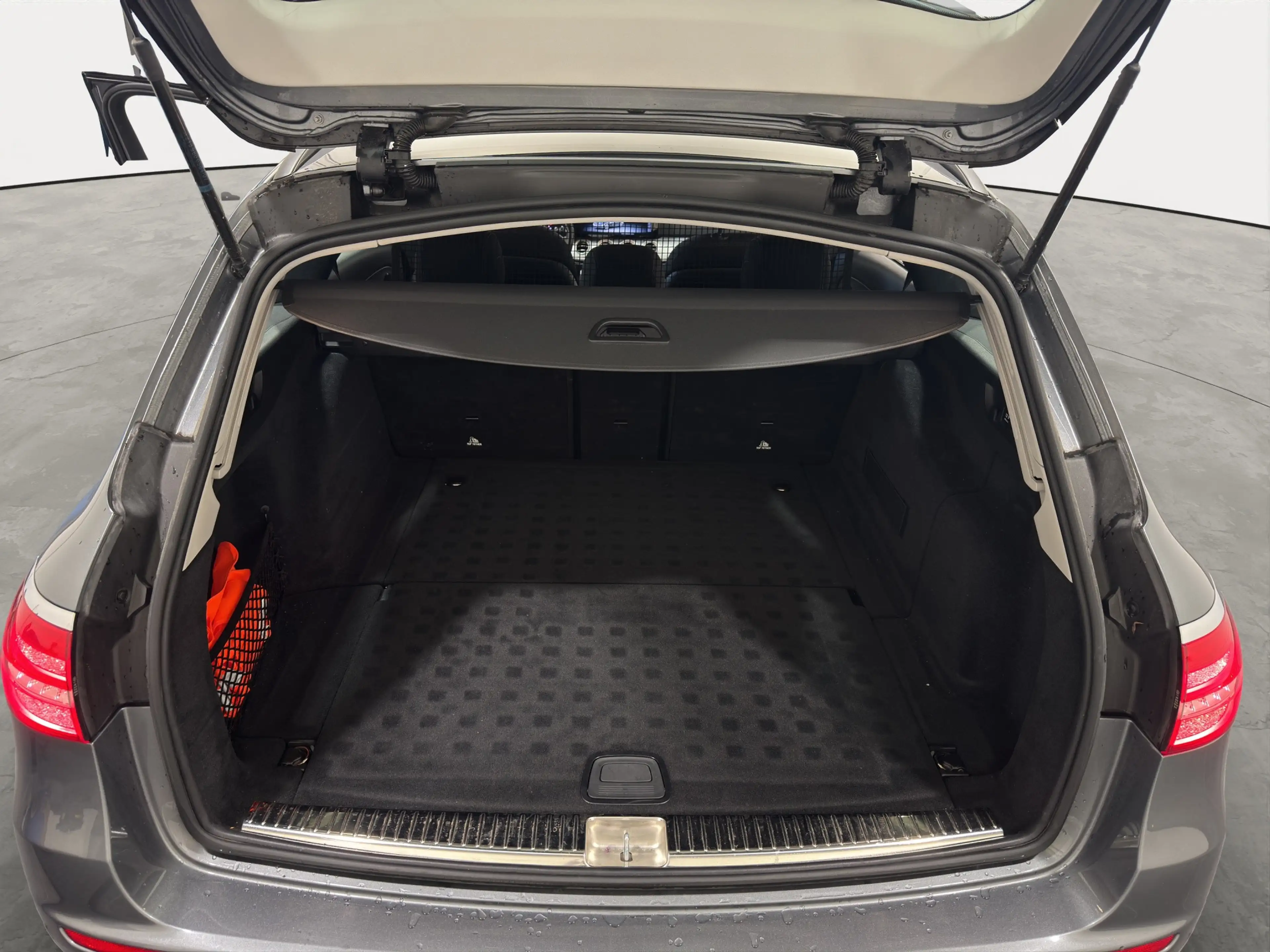 Mercedes-Benz E 220 d T-Model Avantgarde *COMMAND*NAVI*LED*KAMERA — photo 12