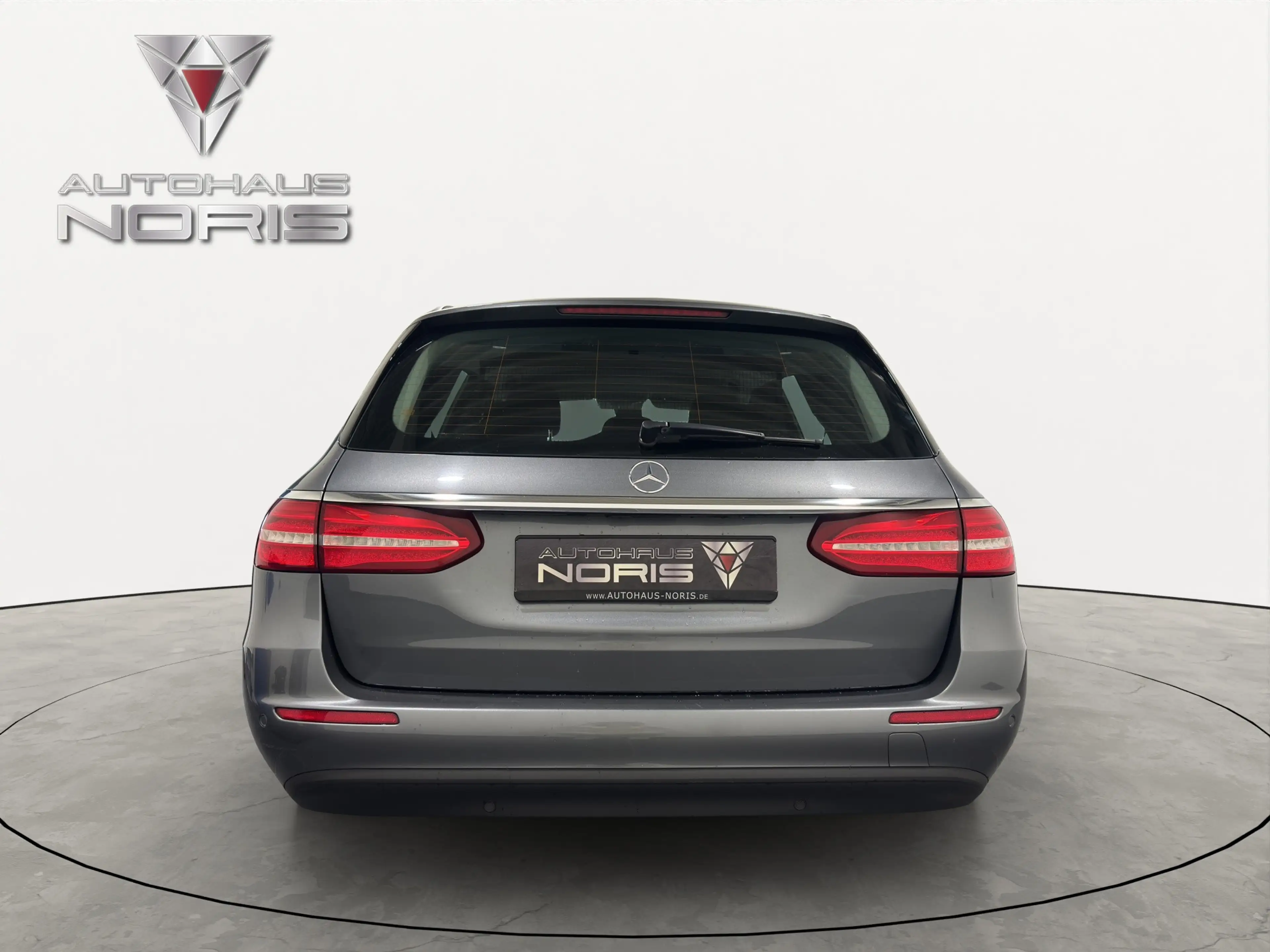 Mercedes-Benz E 220 d T-Model Avantgarde *COMMAND*NAVI*LED*KAMERA — photo 9