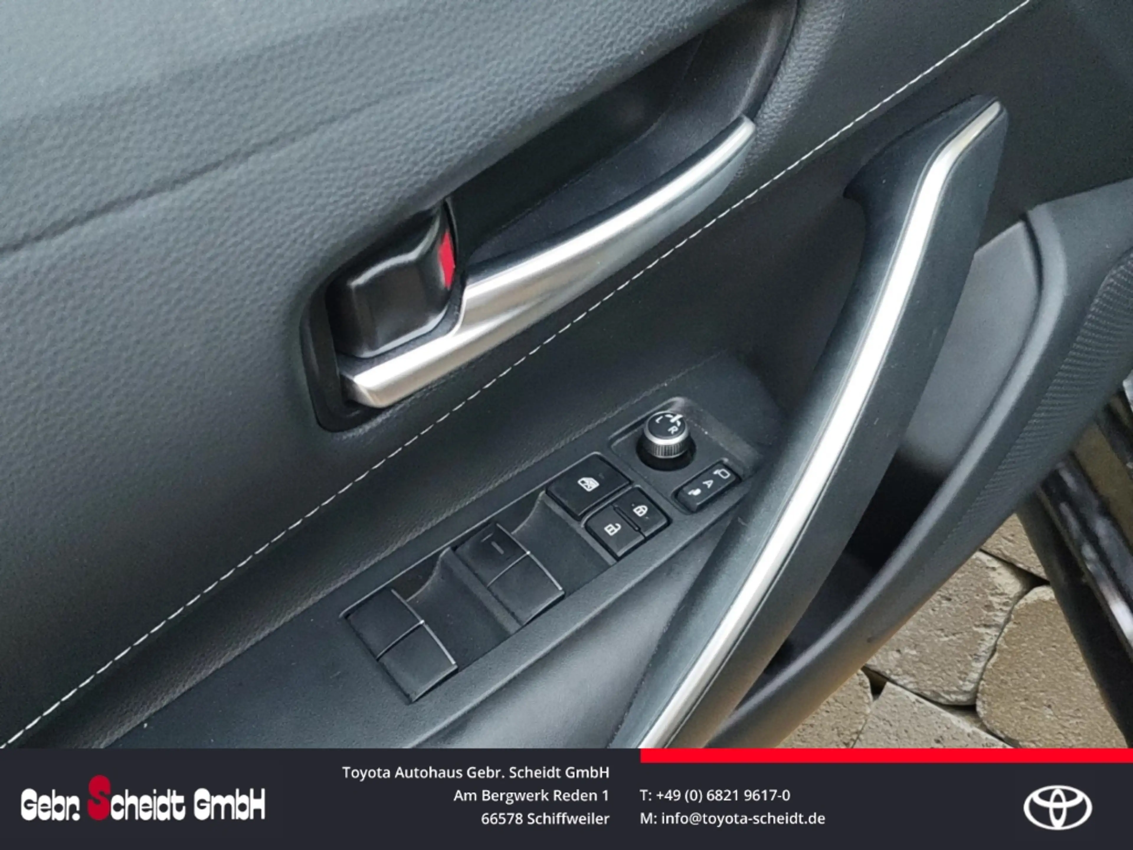 Toyota Corolla Teamplayer Apple CarPlay Android Auto LED-Haupt — photo 14