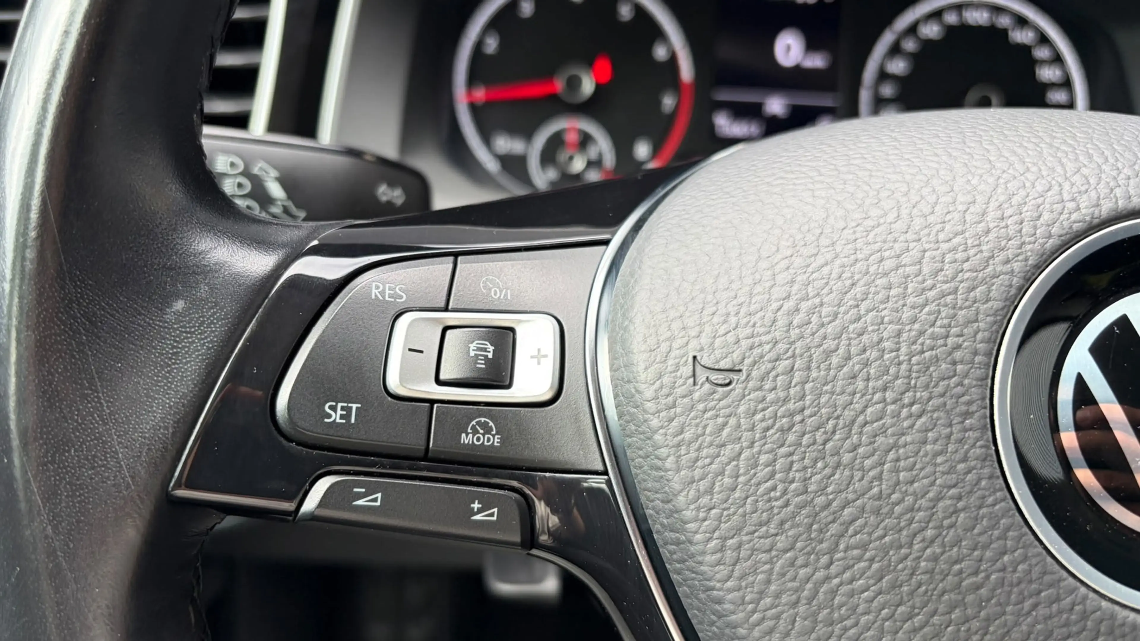 Volkswagen Polo 1.0 TSI Highline AUTOMAAT/ PDC/ CLIMA — photo 9