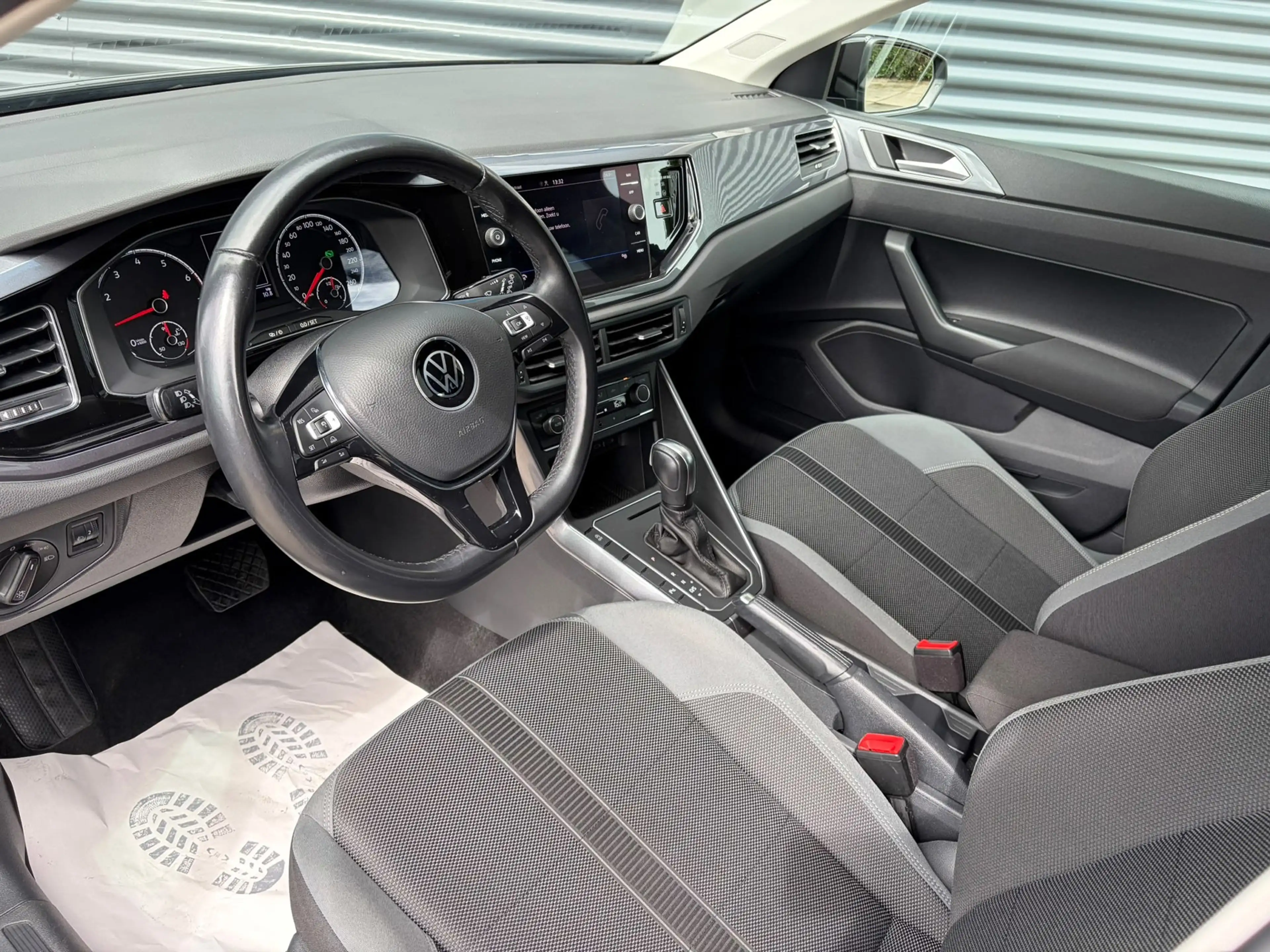 Volkswagen Polo 1.0 TSI Highline AUTOMAAT/ PDC/ CLIMA — photo 5