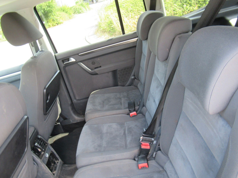 Volkswagen Touran Highline 7-Sitze — photo 7