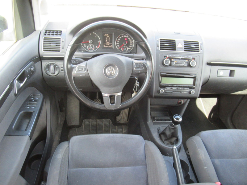 Volkswagen Touran Highline 7-Sitze — photo 9
