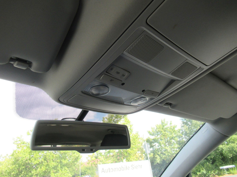 Volkswagen Touran Highline 7-Sitze — photo 16