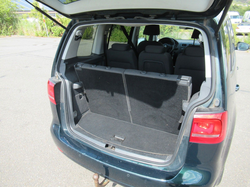Volkswagen Touran Highline 7-Sitze — photo 6