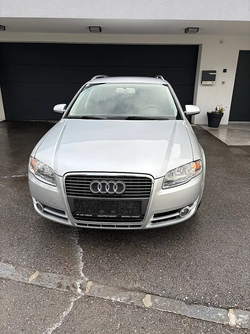 Audi A4 Avant 2,0 TDI quattro DPF Silber - 1