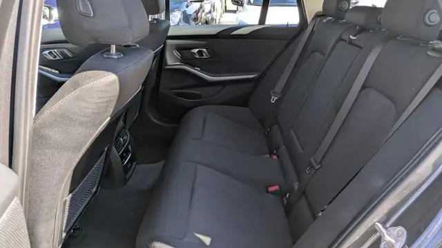 BMW 3 Series view 13
