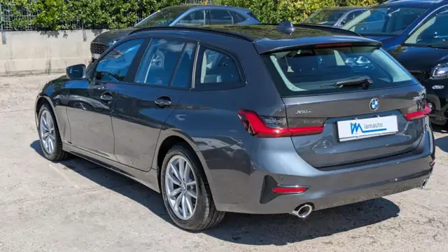 BMW 3 Series view 5