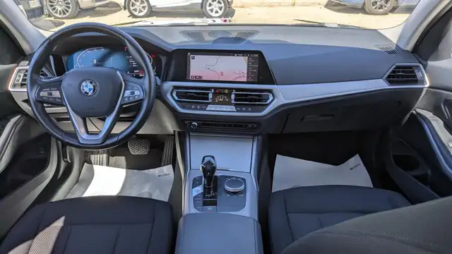 BMW 3 Series view 8