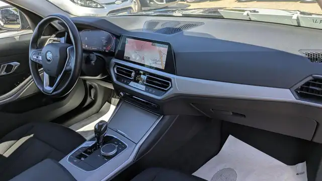 BMW 3 Series view 10