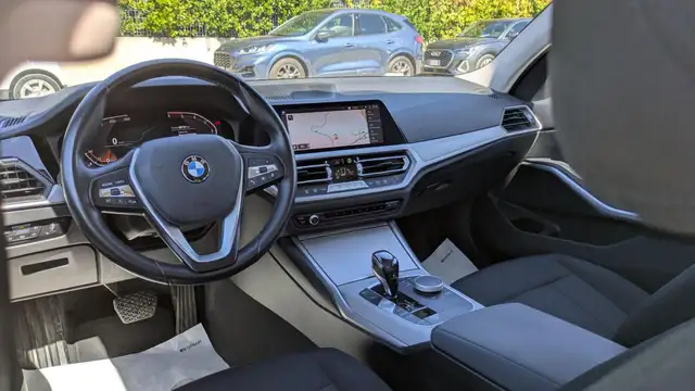 BMW 3 Series view 7