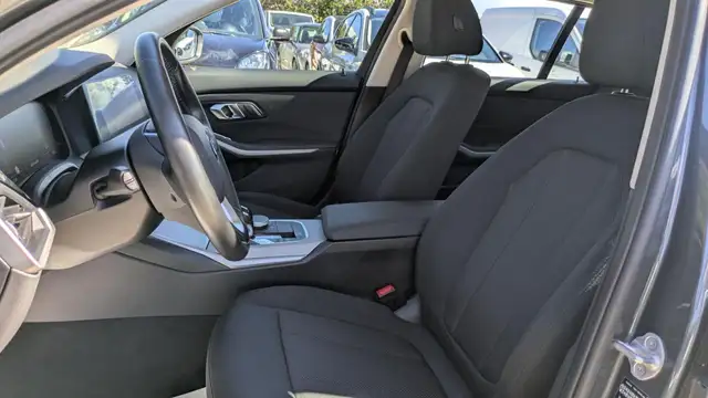 BMW 3 Series view 12