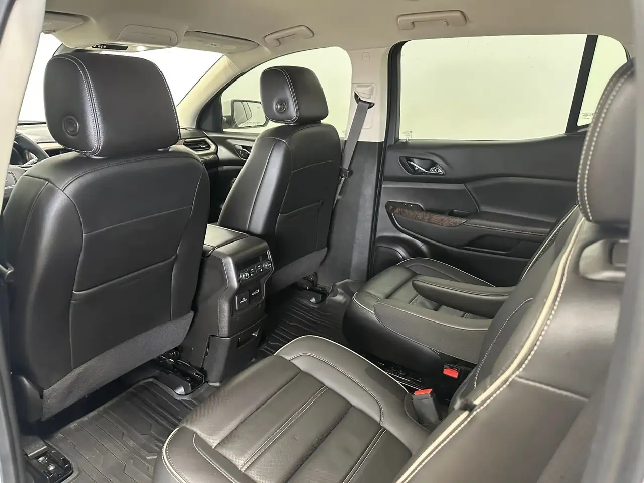 GMC Acadia снимка GMC Acadia