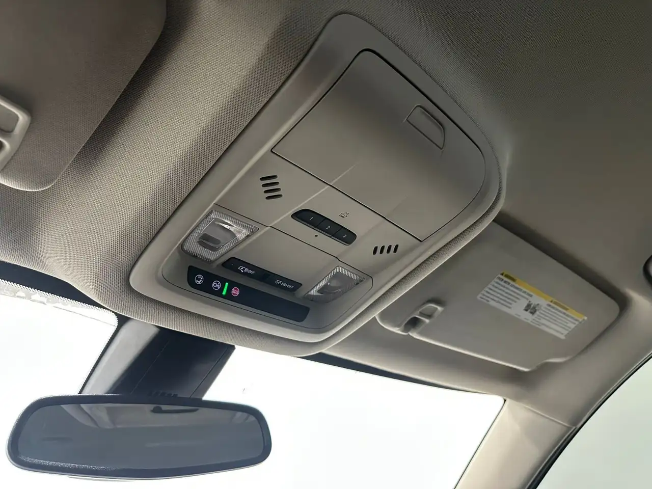 GMC Acadia снимка GMC Acadia