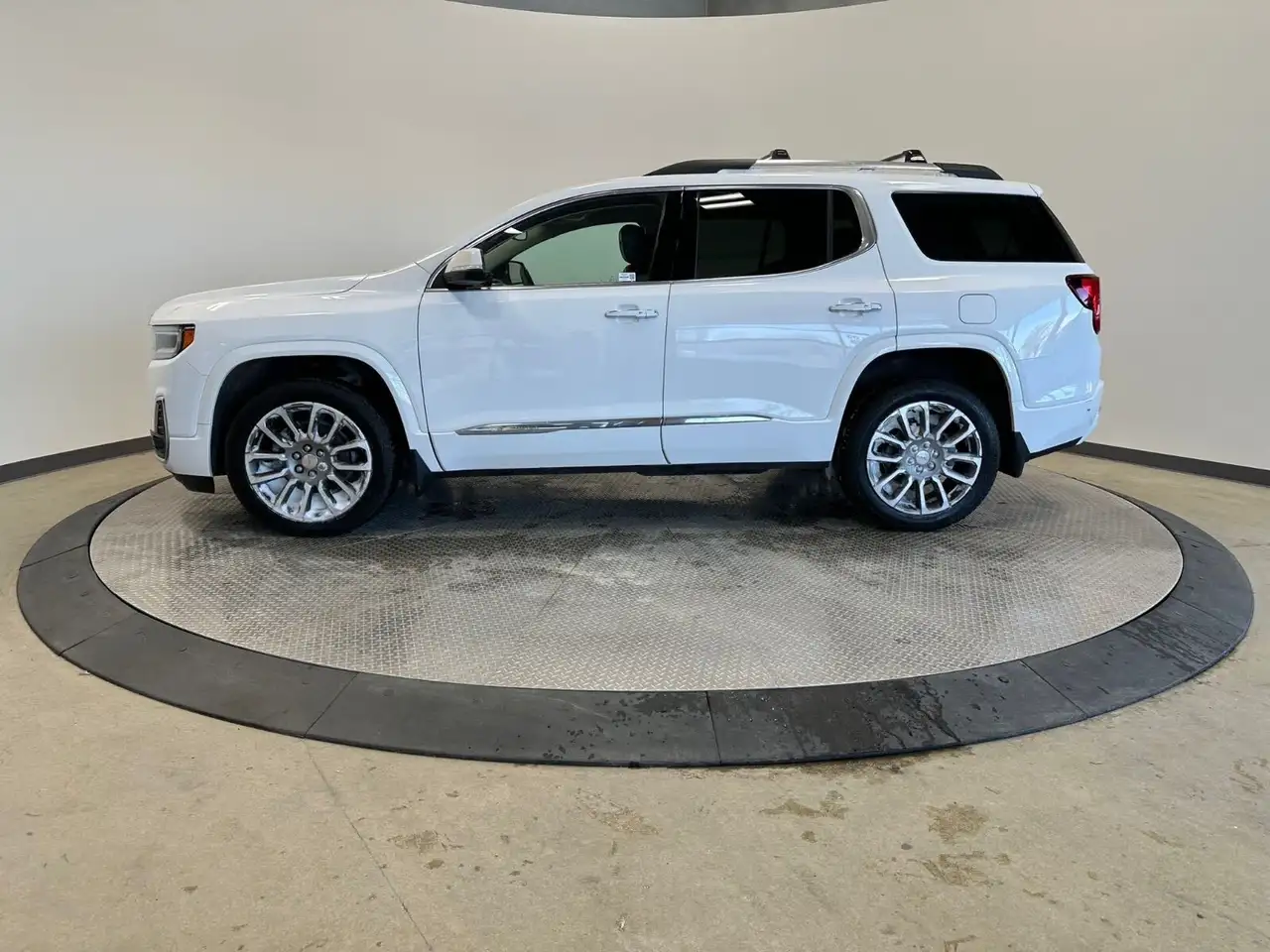 GMC Acadia снимка GMC Acadia