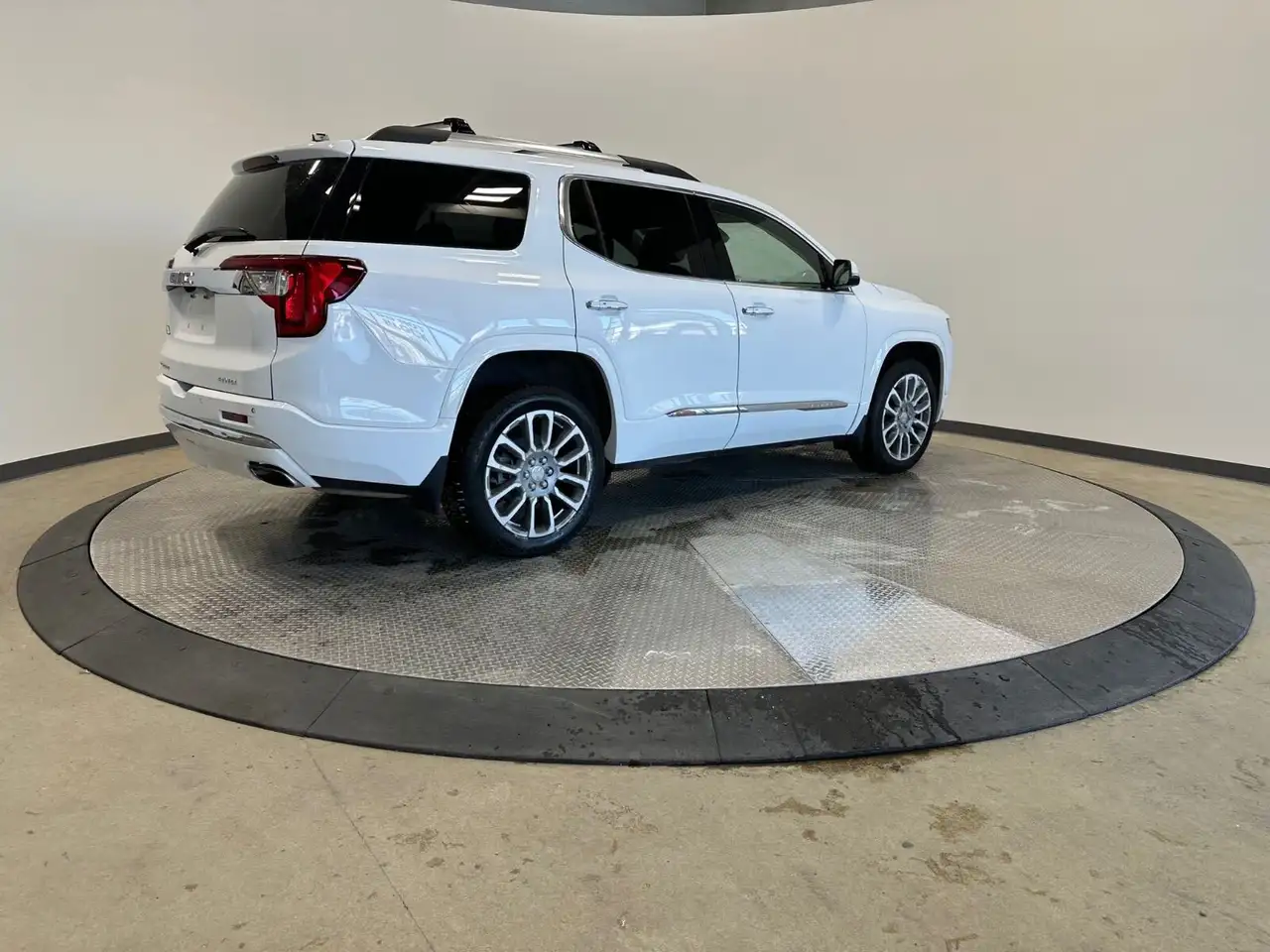 GMC Acadia снимка GMC Acadia