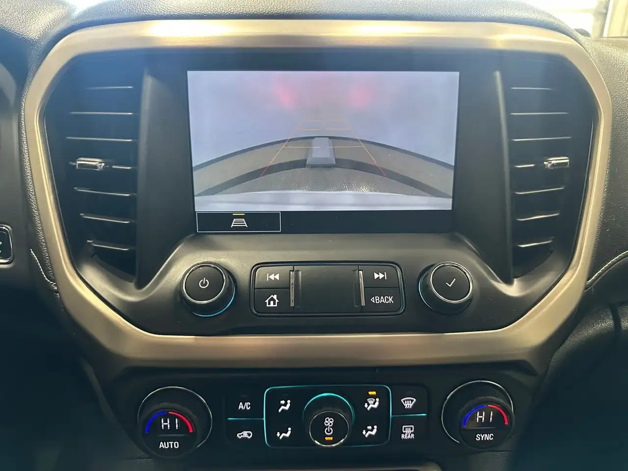 GMC Acadia снимка GMC Acadia