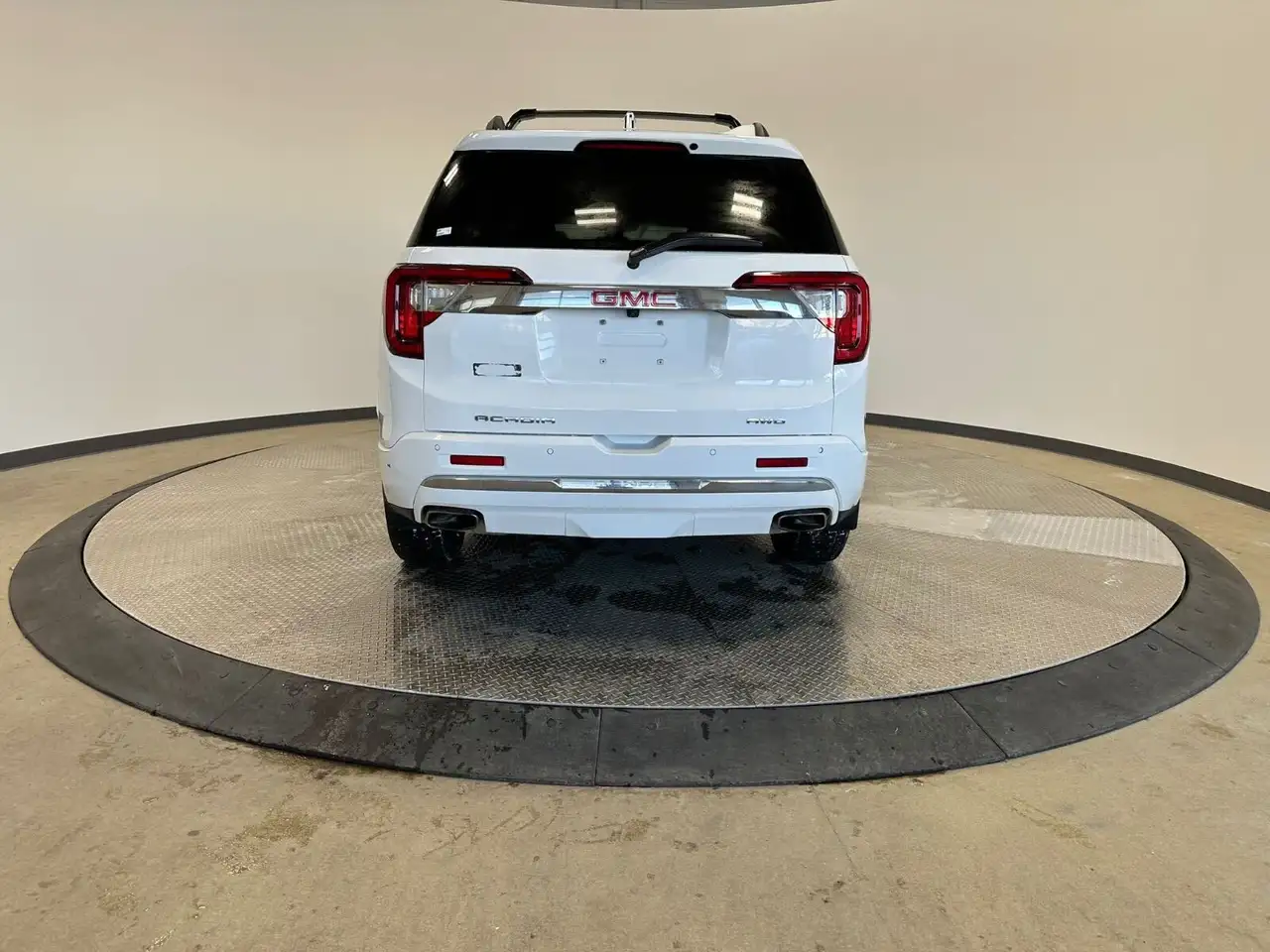 GMC Acadia снимка GMC Acadia