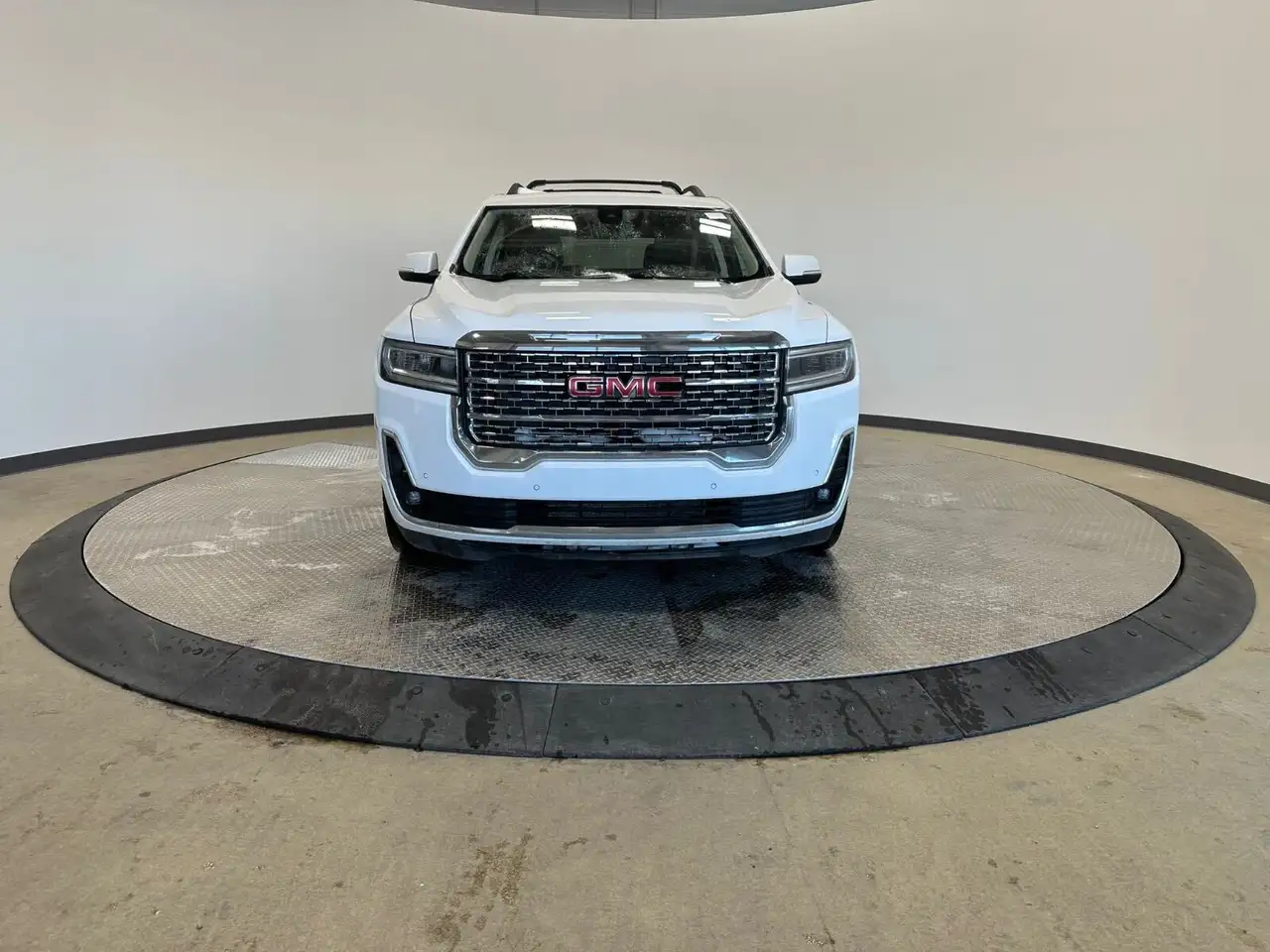 GMC Acadia снимка GMC Acadia
