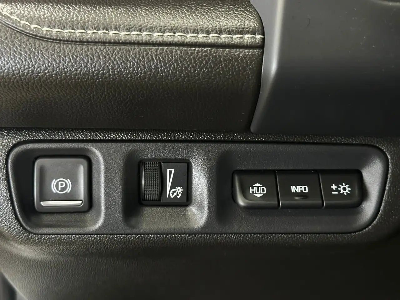 GMC Acadia снимка GMC Acadia