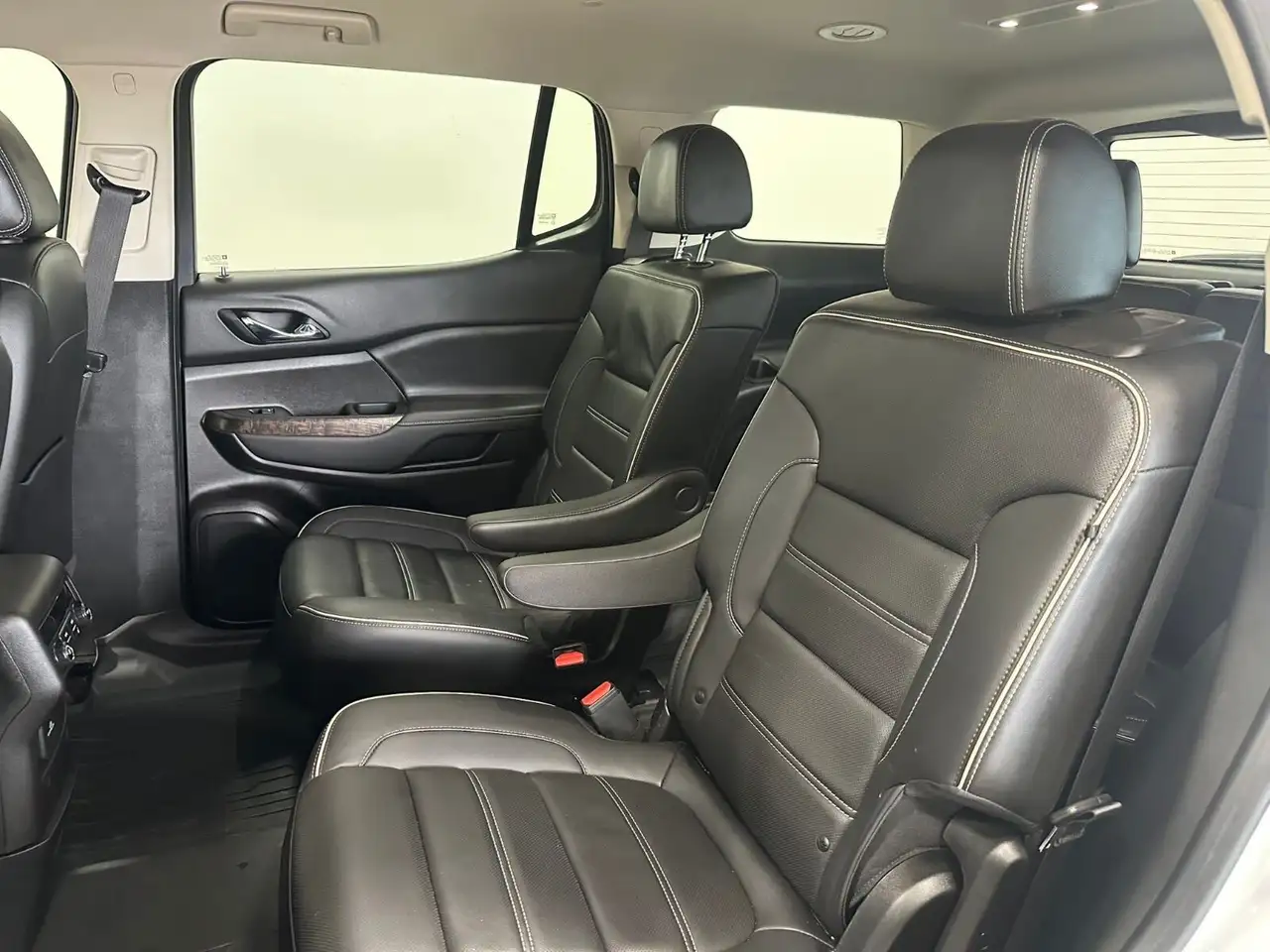 GMC Acadia снимка GMC Acadia