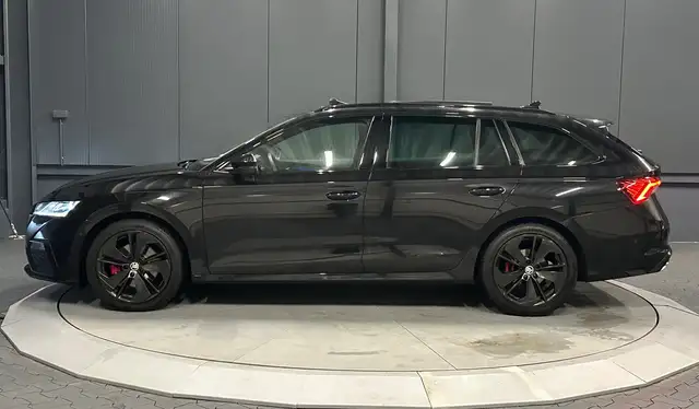 Skoda Octavia view 2