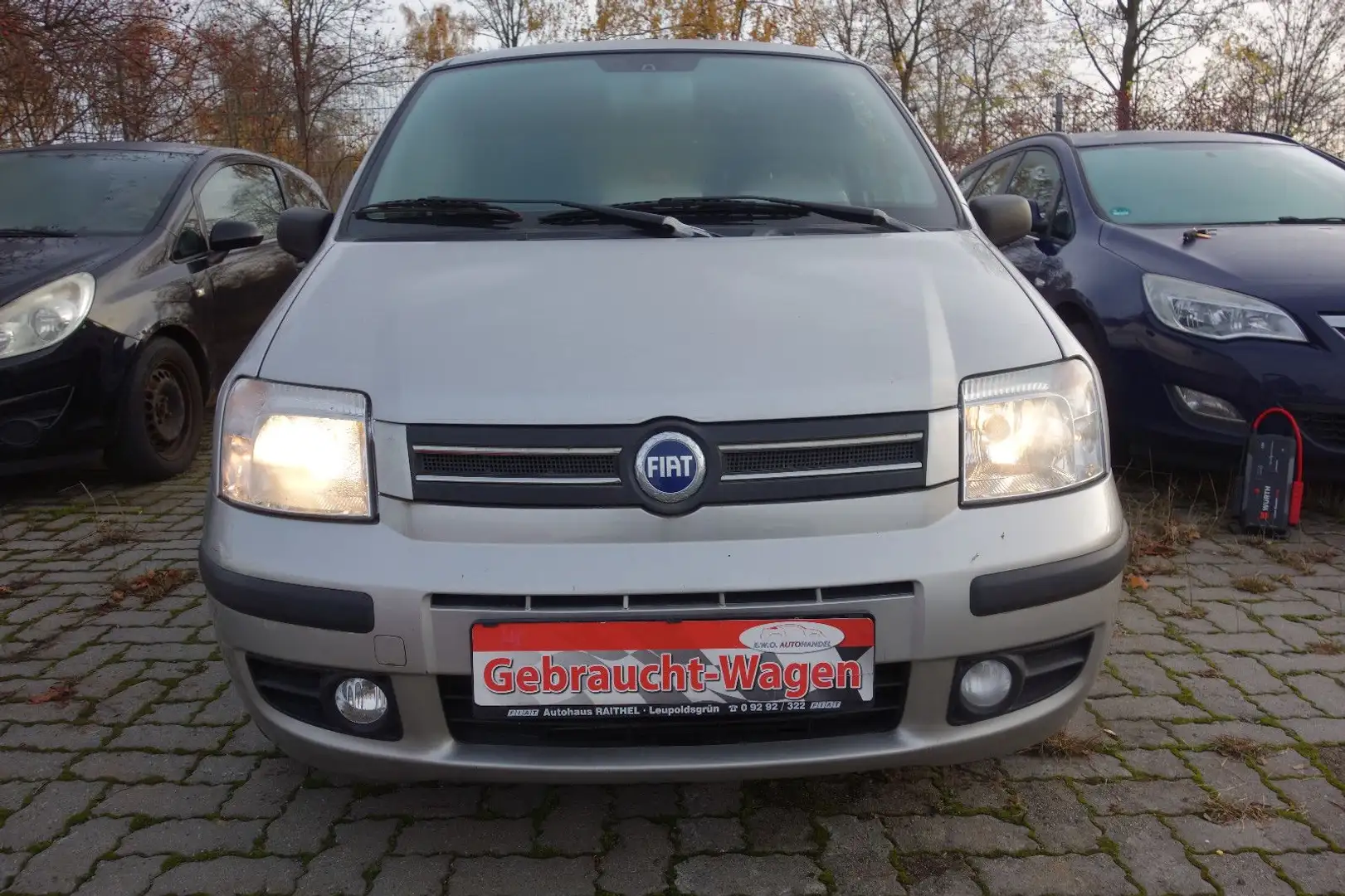 Fiat Panda 1.2 8V Dynamic Automatik 1.Hand Grau - 2