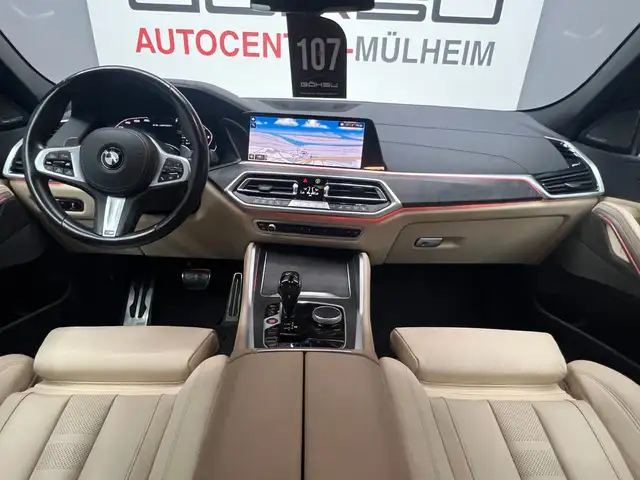 BMW X6 view 11